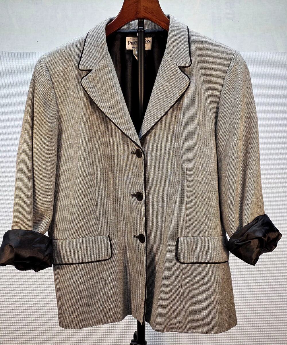 Pendleton Tweed Blazer Jacket Womens Size 12 Gray Wool Silk Blend Piping Vintage